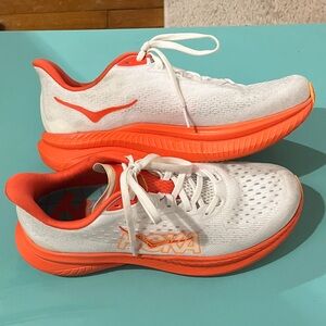 HOKA One on One Women’s Running Shoe Mach6 Size 9